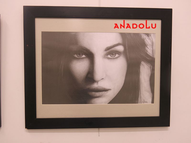 Çok Etkileyici Karakalem Çizim Çalışmaları Çanakkalede