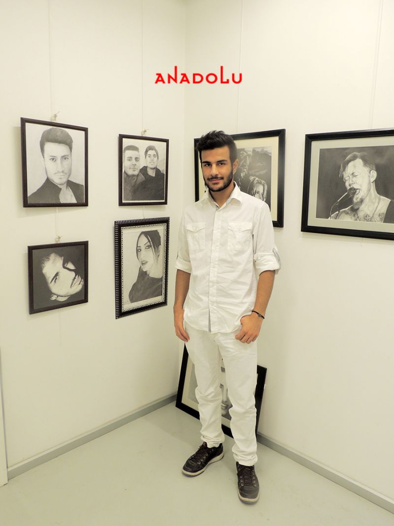 Çanakkalede Karakalem Sergisi Düzenleyenler