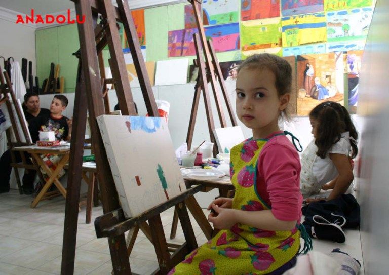 Yağlı Boya Çalışması Yapan Çocuklar Çanakkalede